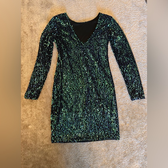 Matel Emerald Gree Long Sleeve Sequined MIDI Dress Size L - Picture 3 of 3